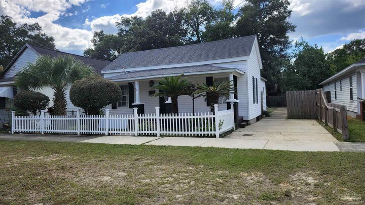 913 N 8th Ave  Pensacola FL 32501 photo