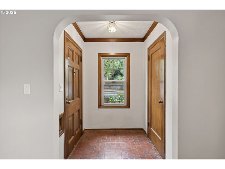 Property Photo:  6807 SE Cesar E Chavez Blvd  OR 97202 