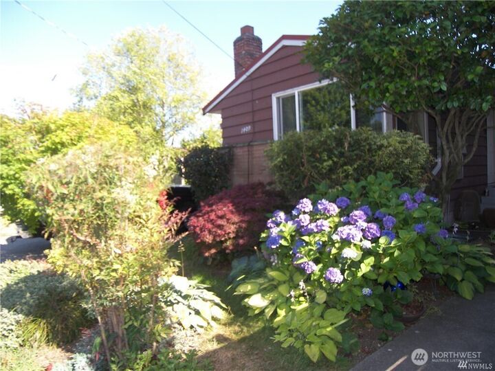 Property Photo:  1409 NW 65th Street 3  WA 98117 