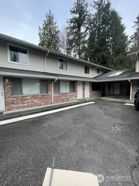 Property Photo:  5701  200th Street SW 4  WA 98036 