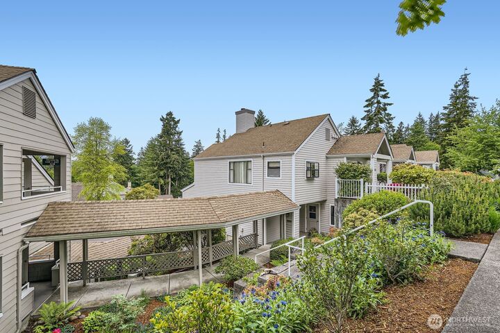 Property Photo: 4105 Providence Point Drive SE WA 98029