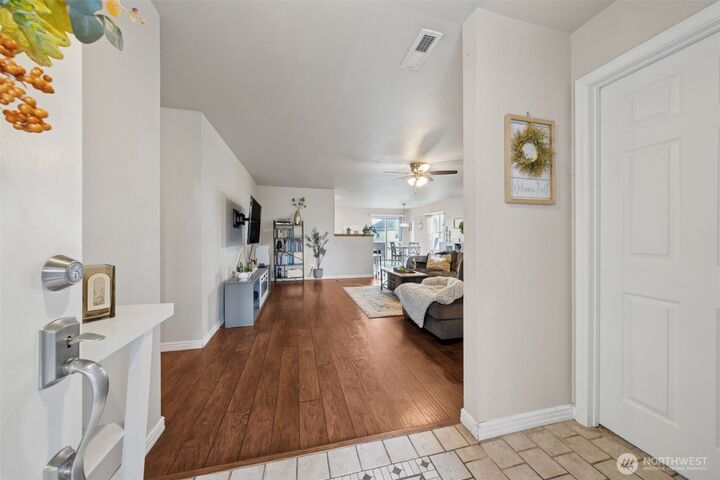 Property Photo:  10527  192nd Street Ct E  WA 98338 