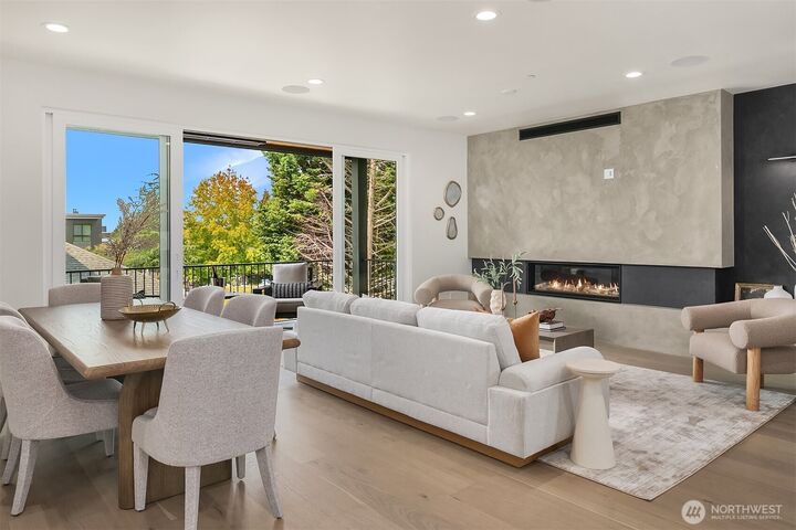 Property Photo:  138  8th Court  WA 98033 