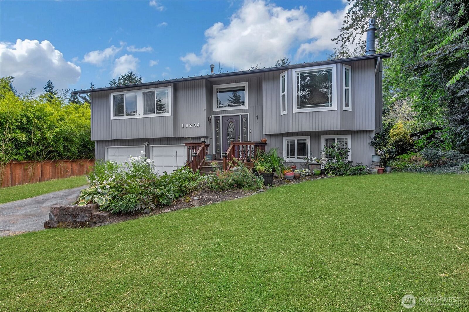 Property Photo: 19234 S 54th St E WA 98391