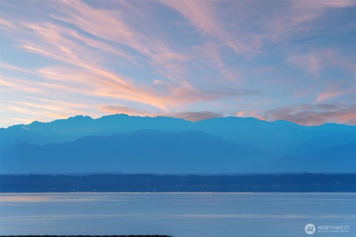 Property Photo:  13813  68th Avenue W  WA 98026 