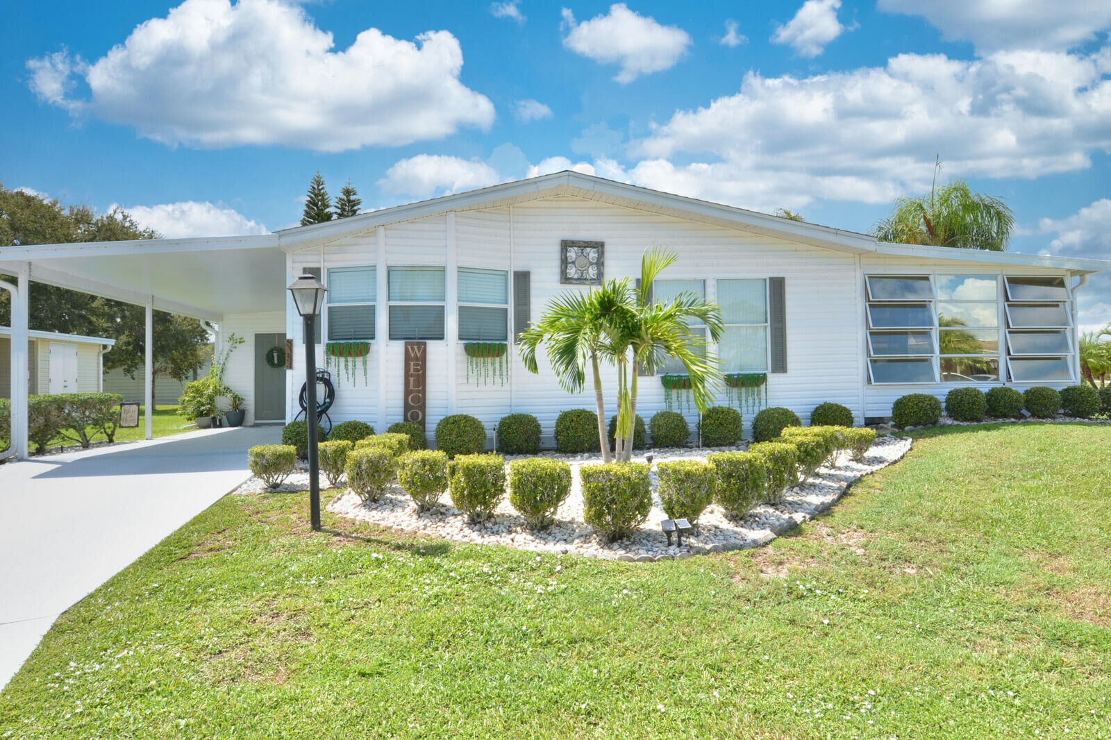 Property Photo: 8483 Filifera Court FL 34952