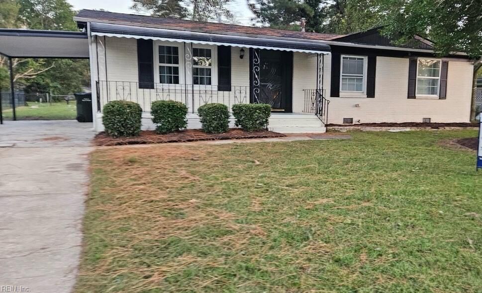 Property Photo: 1215 Lake Kennedy Dr VA 23434