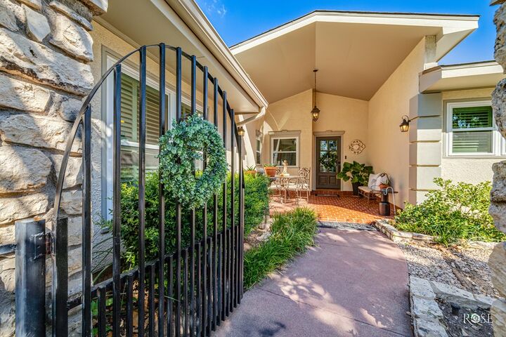 Property Photo: 1306 S Monroe St TX 76901
