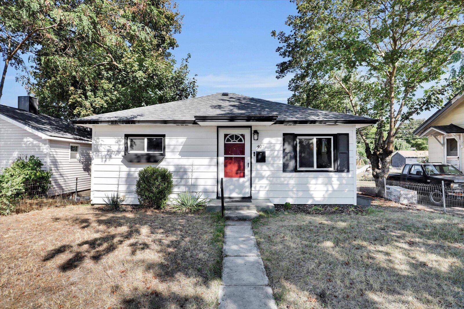 Property Photo:  407 E Sanson Ave  WA 99207 