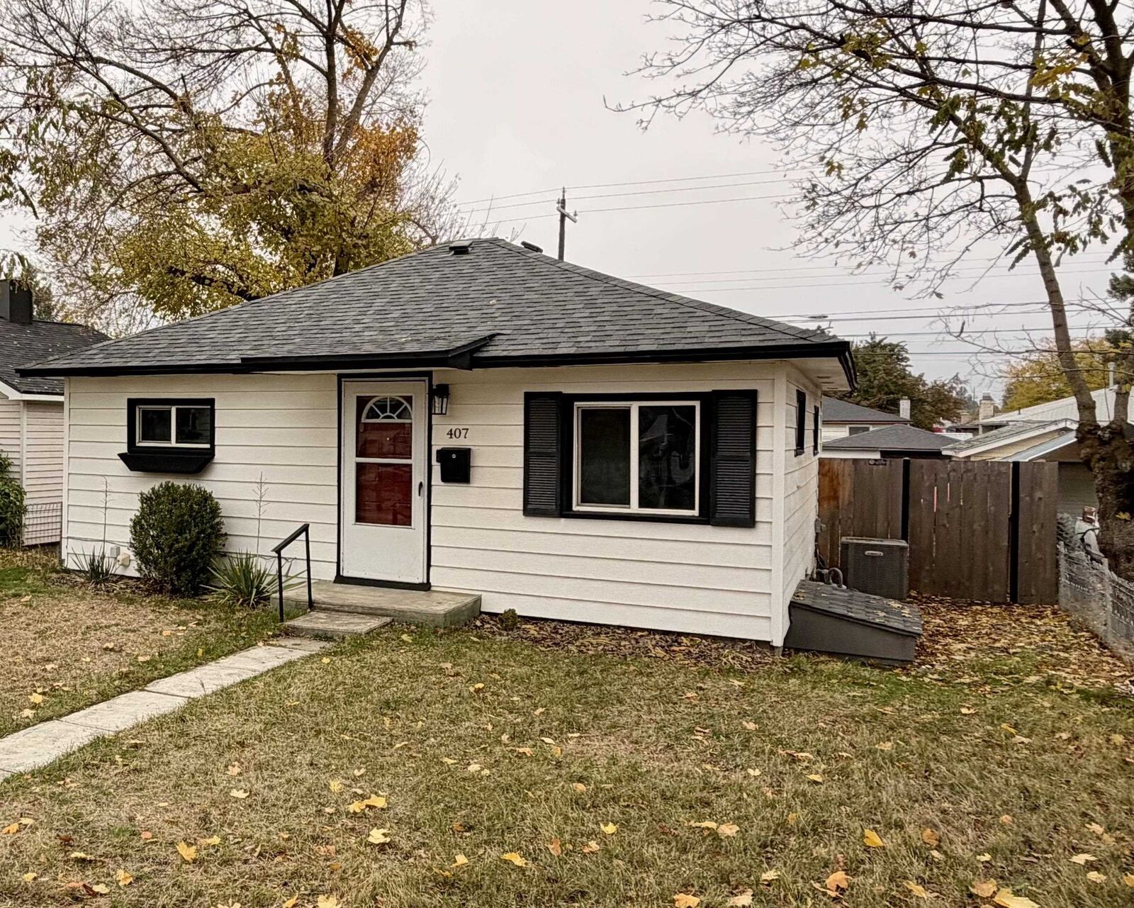 Property Photo: 407 E Sanson Ave WA 99207