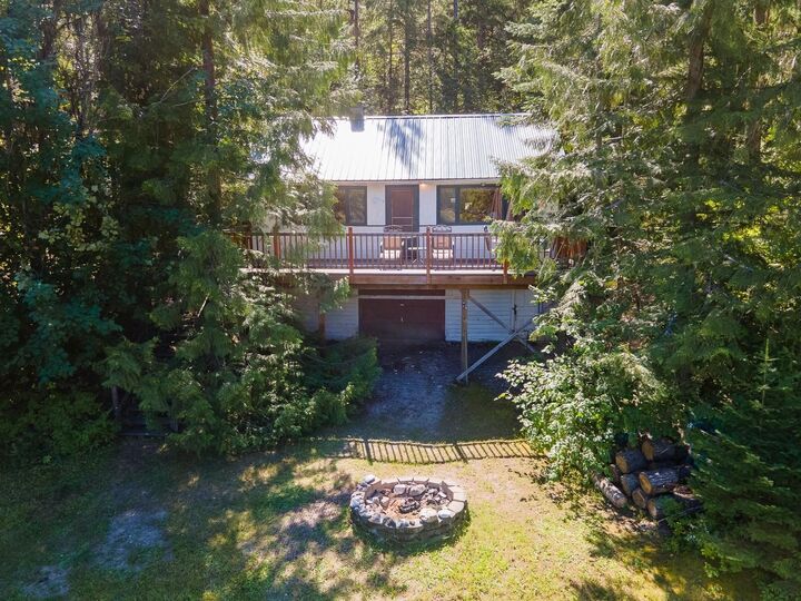 Property Photo: 2948 Deep Lake Boundary Rd WA 99114