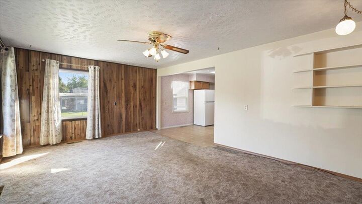 Property Photo:  102 S Long Rd  WA 99016 