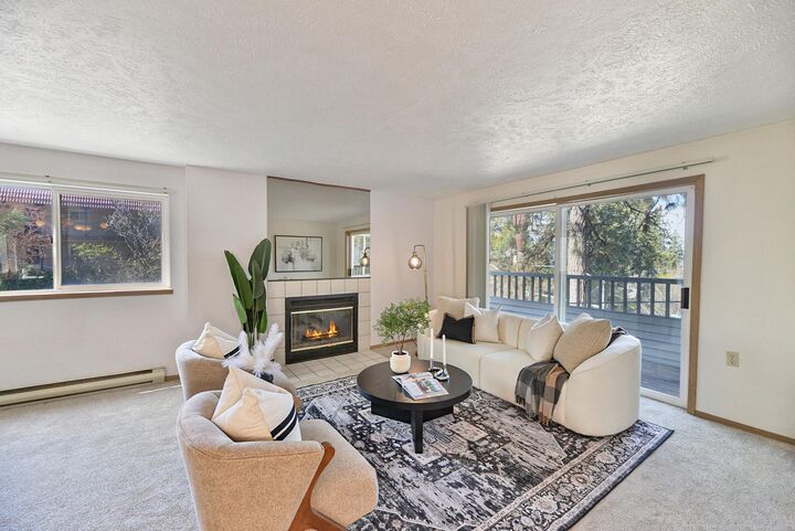 Property Photo: 912 W Lincoln Pl 101 WA 99204