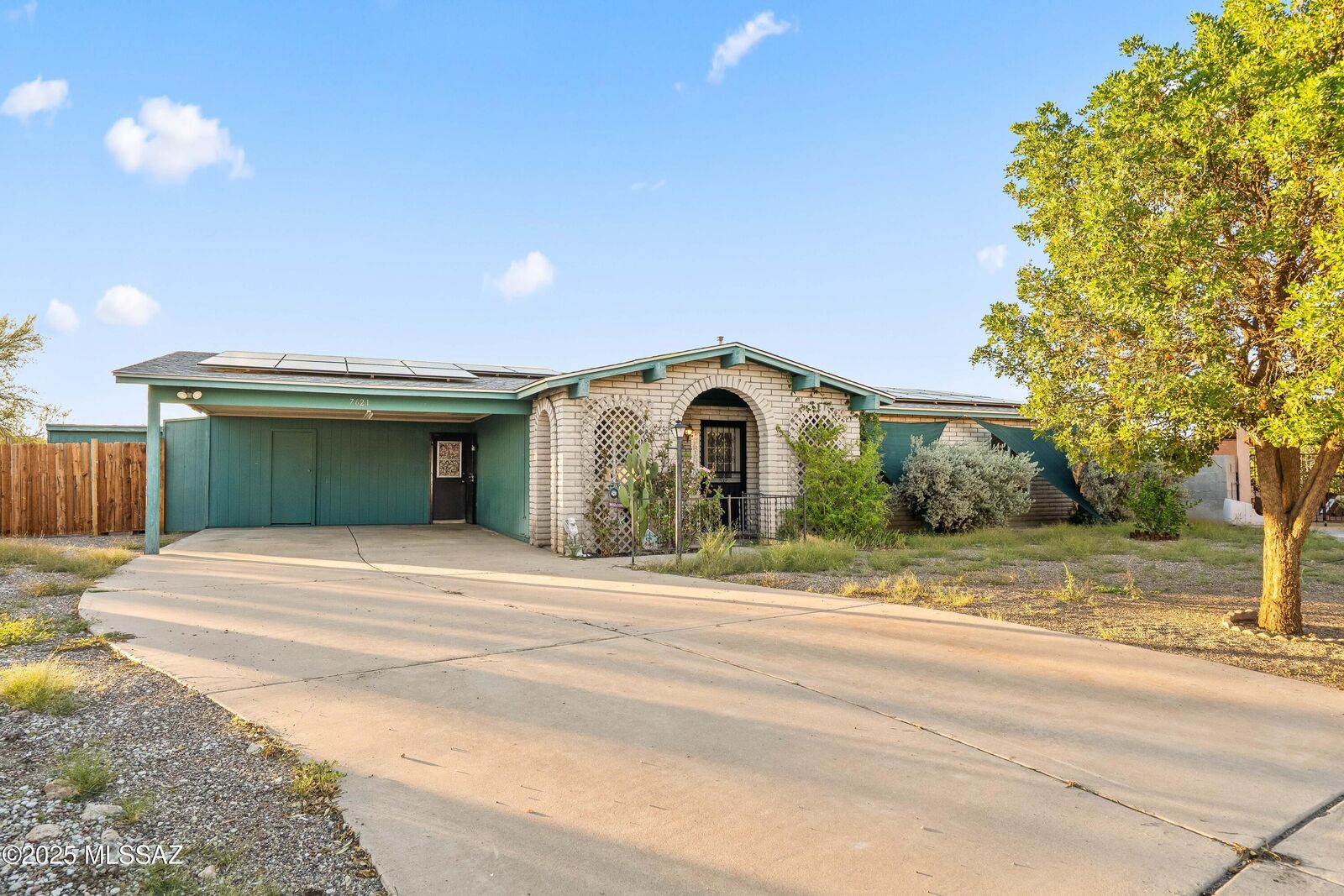 Property Photo:  7621 N Shirley Place  AZ 85741 