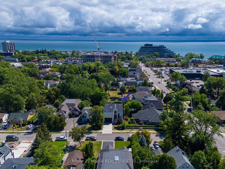 Photo de la propriété:  2384 Belyea Street  ON L6L 1N9