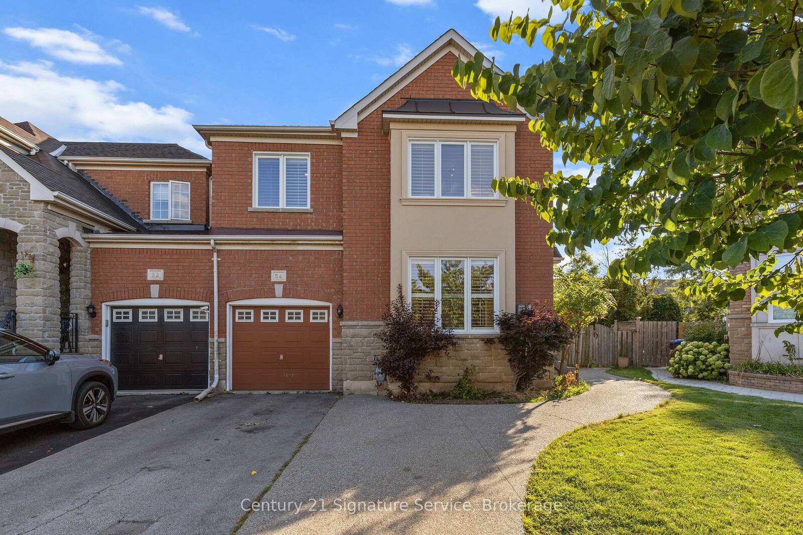 Property Photo:  54 Millhouse Mews  ON L6Y 5J8 