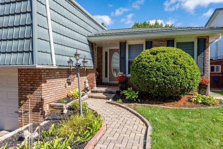 Photo de la propriété:  27 Hillside Drive  ON L7G 4W2 