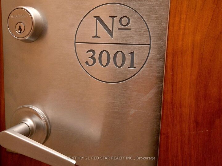 Property Photo:  1 Elm Drive W 3001  ON L5B 4M1 