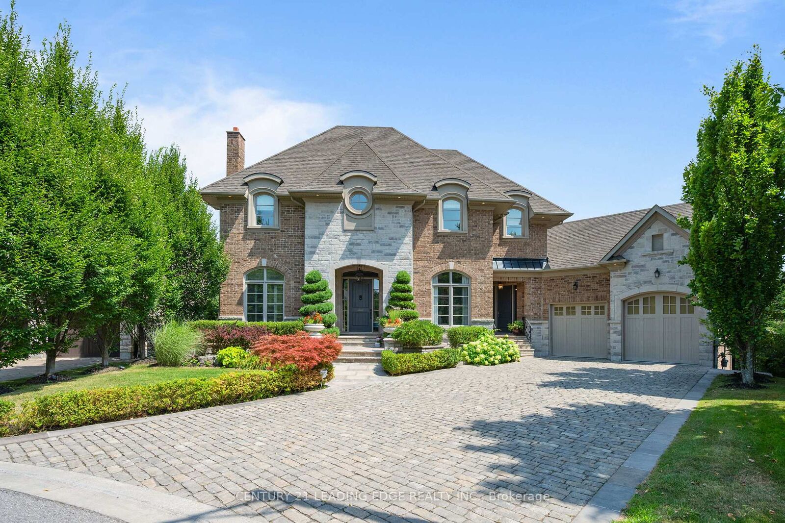 Property Photo:  9 Ernie Amsler Court  ON L6C 0K1 