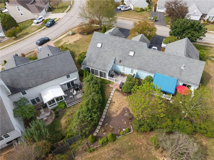 Property Photo:  2569 Pheasant Run B  PA 15090 
