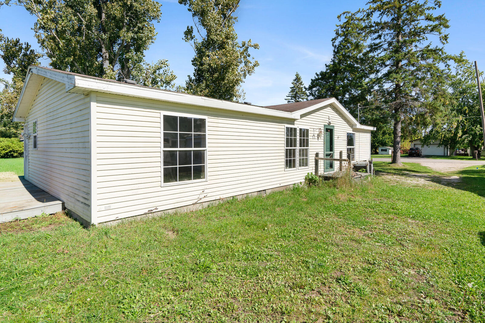 Property Photo: 207 N Western Avenue MI 49721