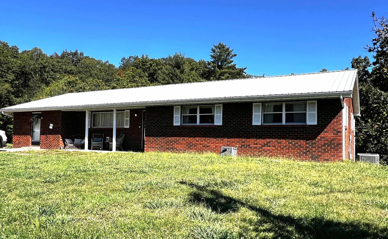 Property Photo:  222 Meadowbrook Rd  KY 41101-0000 