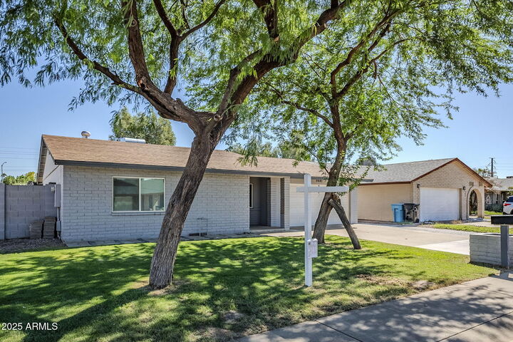 Property Photo: 9641 N 35th Lane AZ 85051