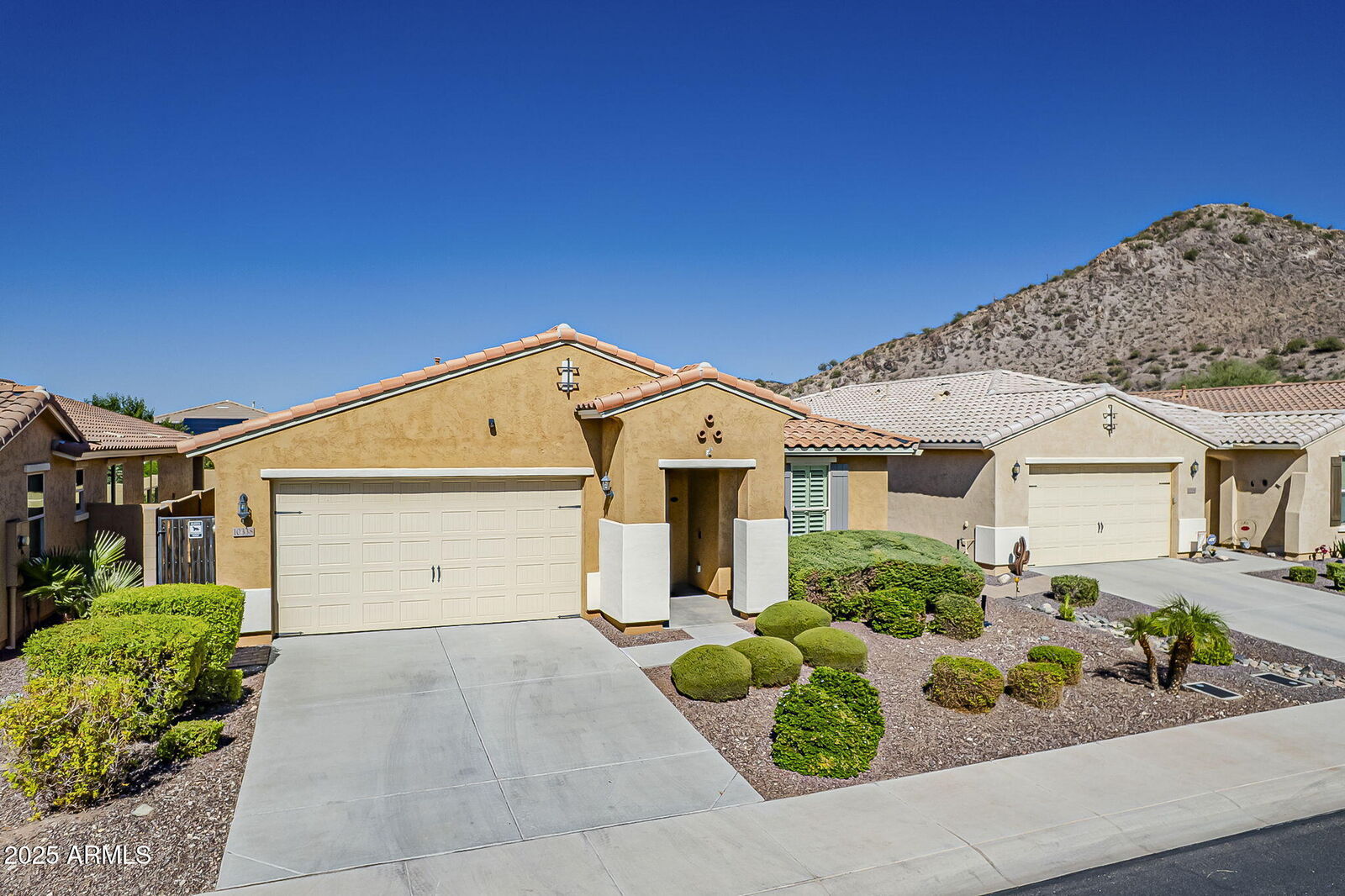 Property Photo: 10338 W Rosewood Lane AZ 85383