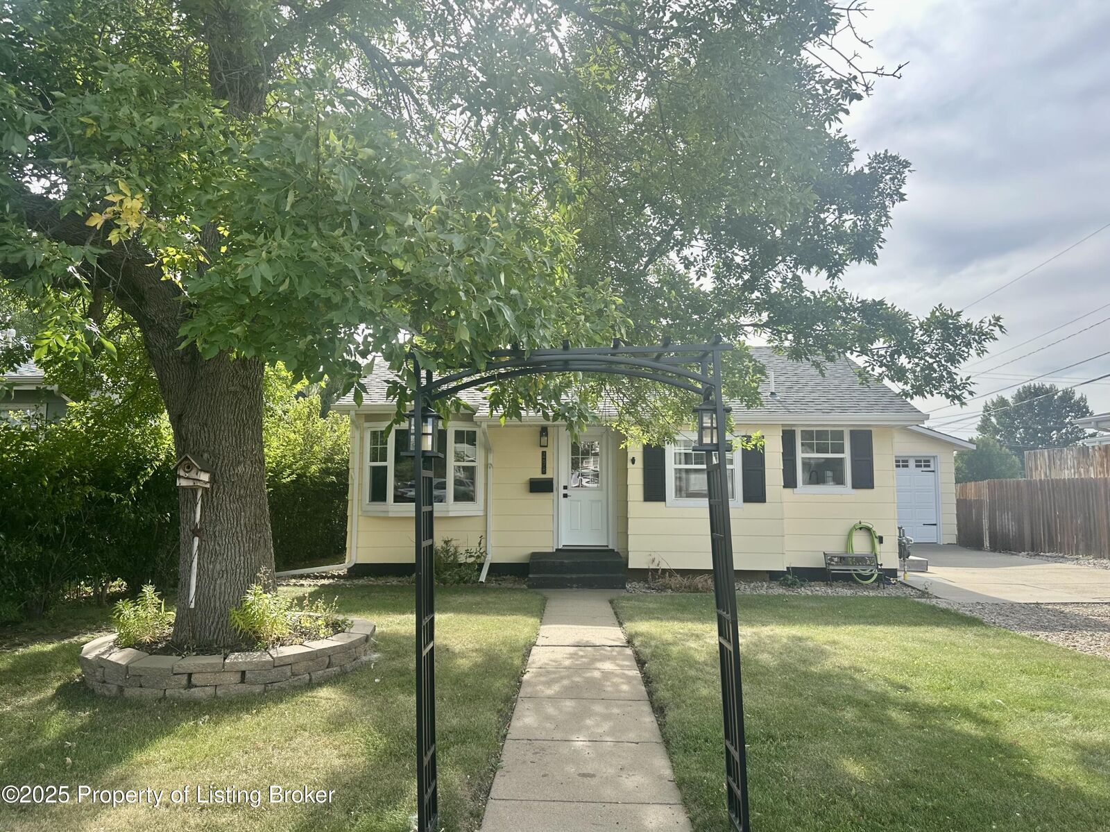 Property Photo: 498 Custer Street ND 58601