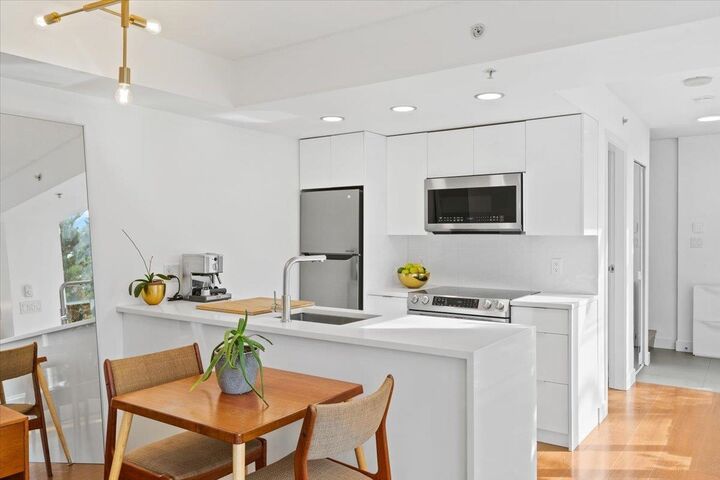 37 Keefer Place  Vancouver BC V6B 1P8 photo