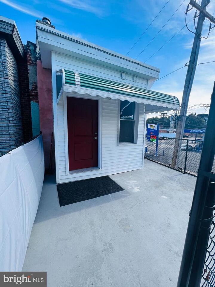 Property Photo: 2084 E Allegheny Avenue 2nd Floor PA 19134