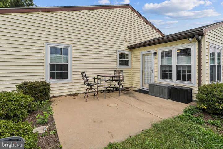 Property Photo:  6854 Snowberry Court  MD 21703 