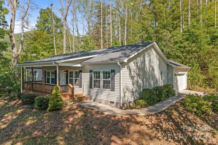 21 Luther Woods Drive  Candler NC 28715 photo