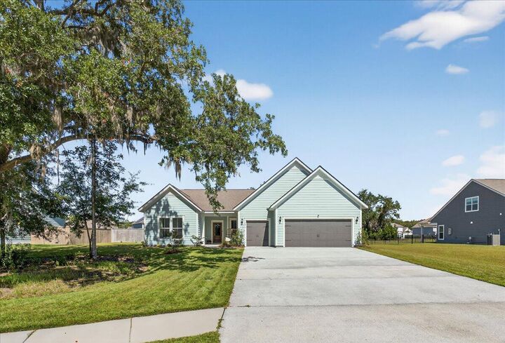 Property Photo: 7015 Stonecrop Lane SC 29455