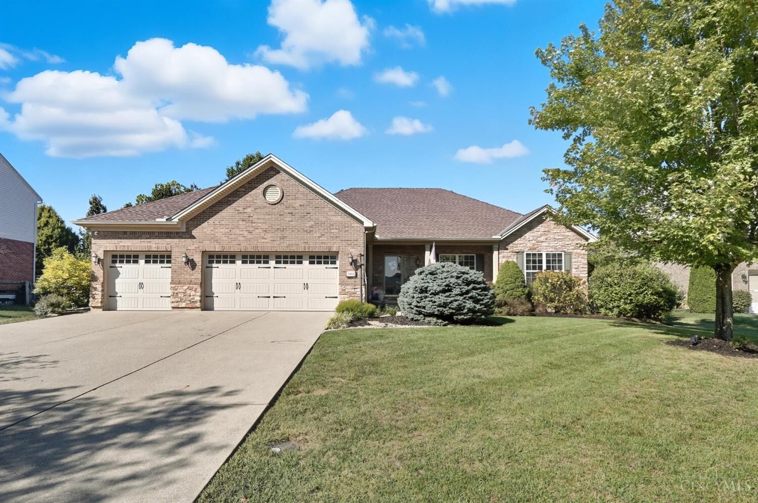 Property Photo: 5662 Hawthorn Court OH 45040