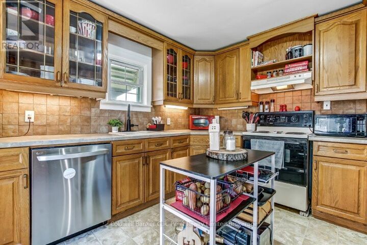Property Photo: 87 Vienna Road ON N4G 3C9
