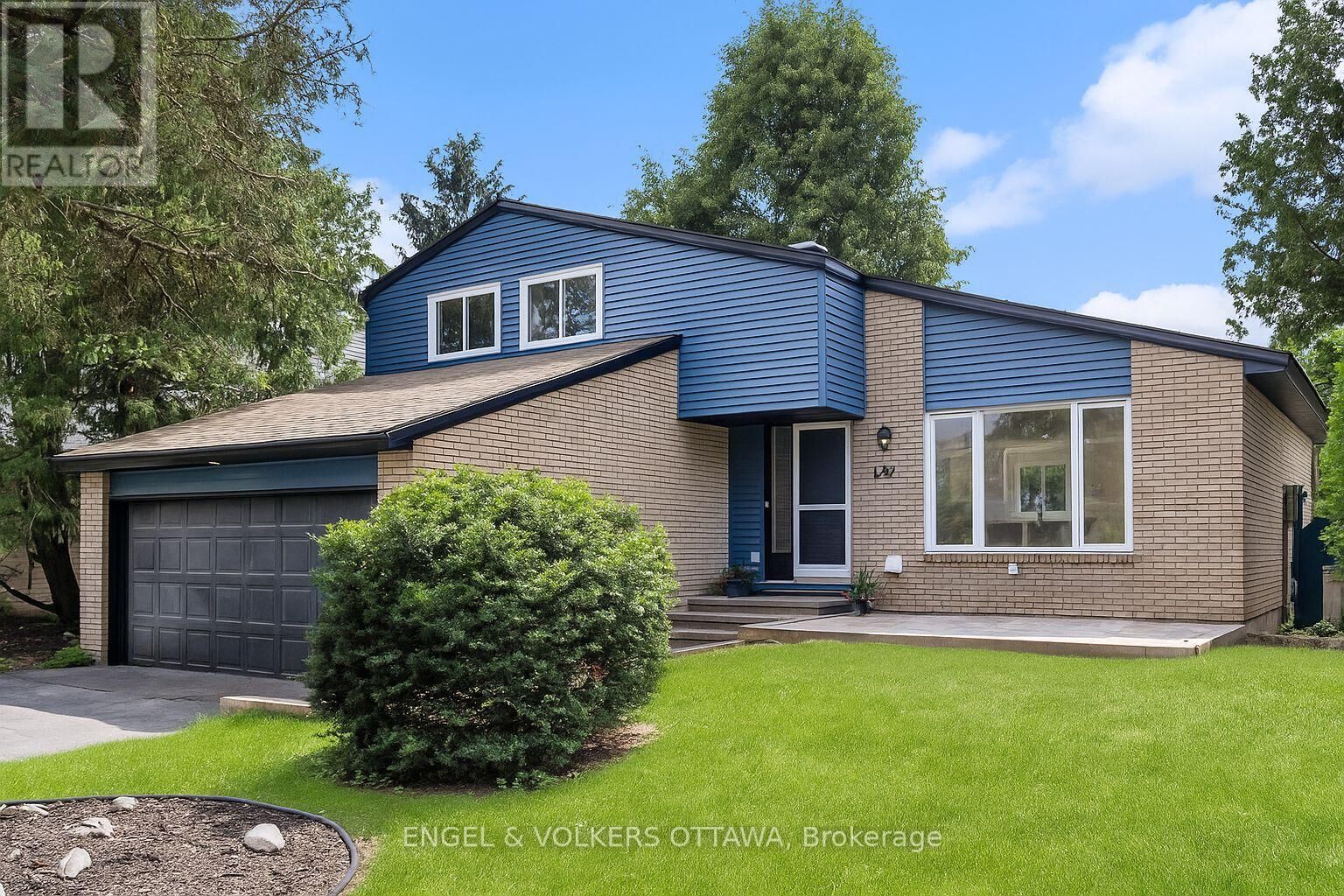 Property Photo:  123 Tripp Crescent  ON K2J 1M5 