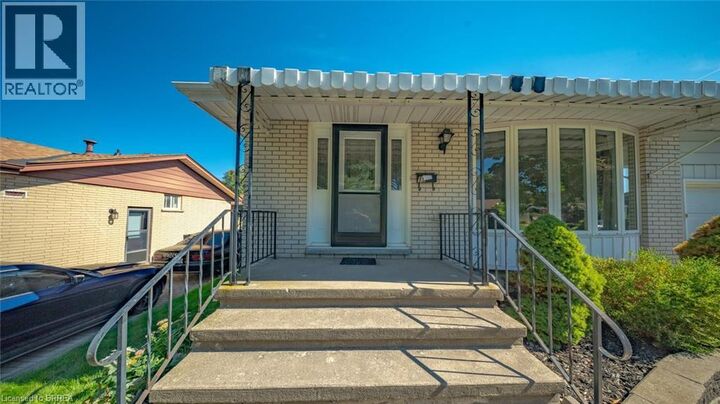Property Photo:  15 Acorn Lane  ON N3R 3P3 