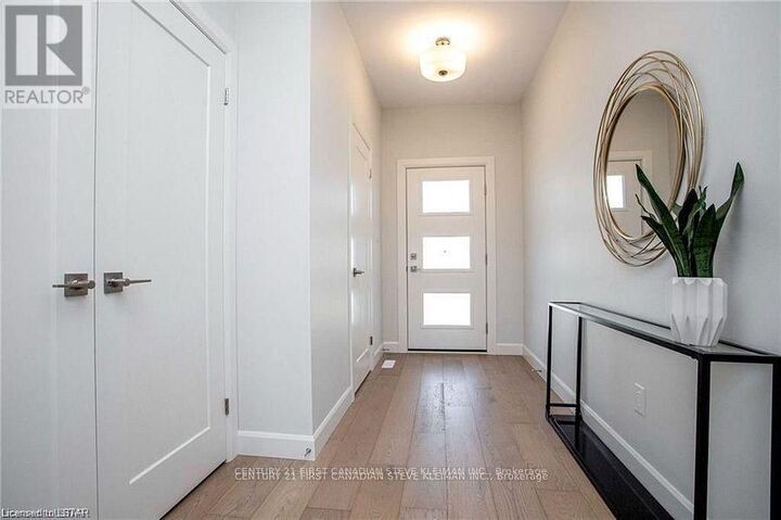 Property Photo:  2700 Buroak Drive 37  ON N6G 5B6 