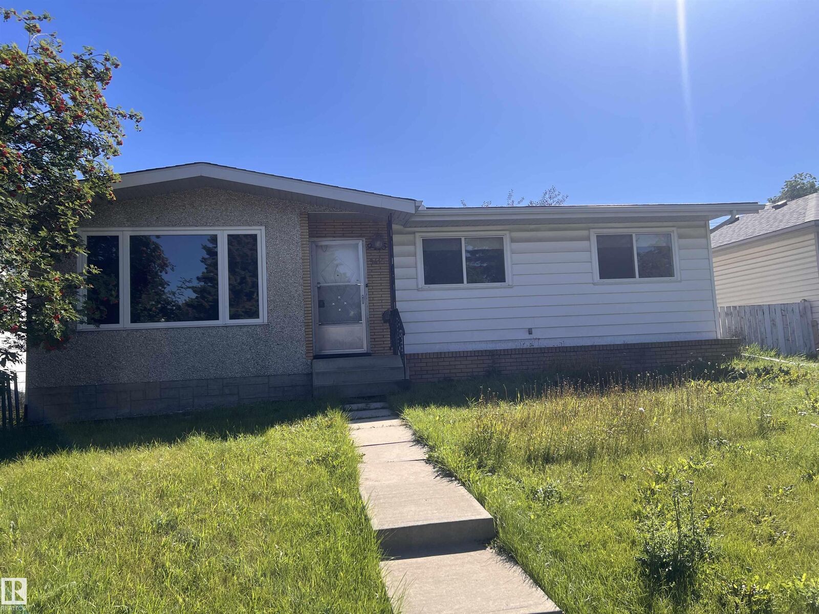 Property Photo:  9415 149 Street NW  AB T5R 1C5 