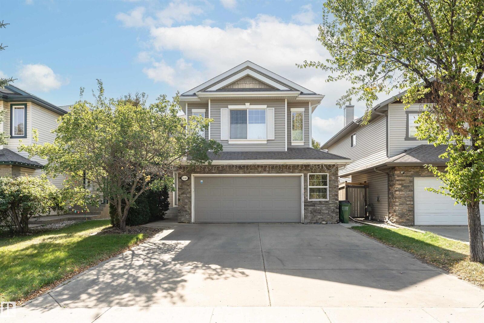 Property Photo:  1440 Potter Greens Drive NW  AB T5T 1J8 