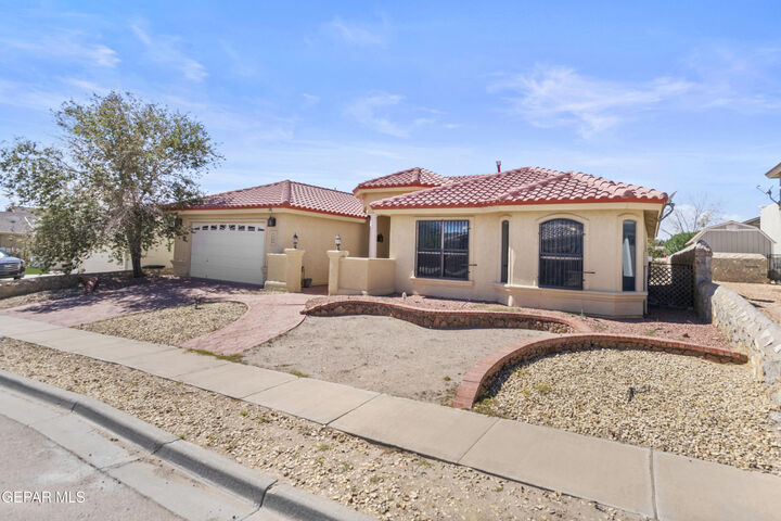 Property Photo: 863 Southwick Drive TX 79928