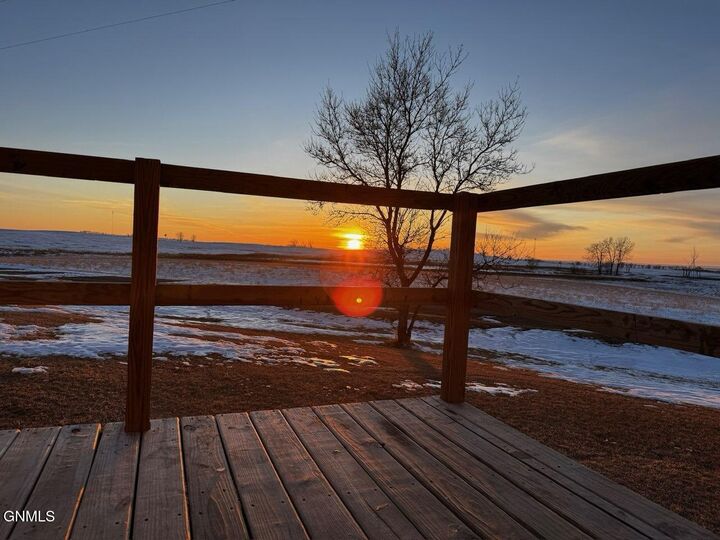 Property Photo:  630 6th Avenue NE  ND 58463 
