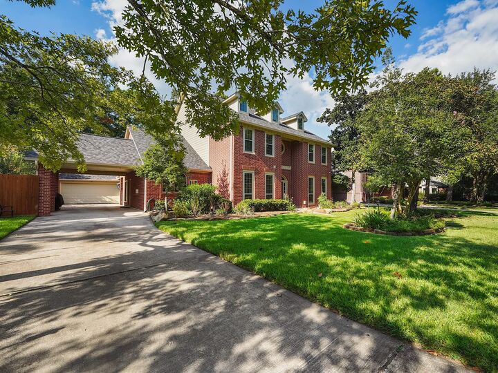 Property Photo:  5 Hidden Pond Place  TX 77381 