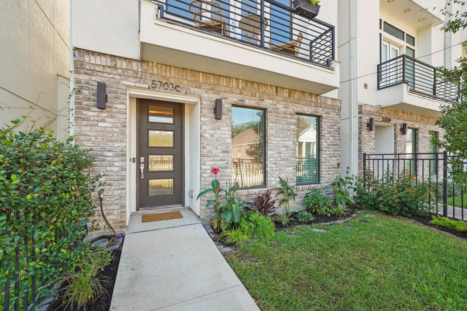 Property Photo:  5703 Larkin Street C  TX 77007 