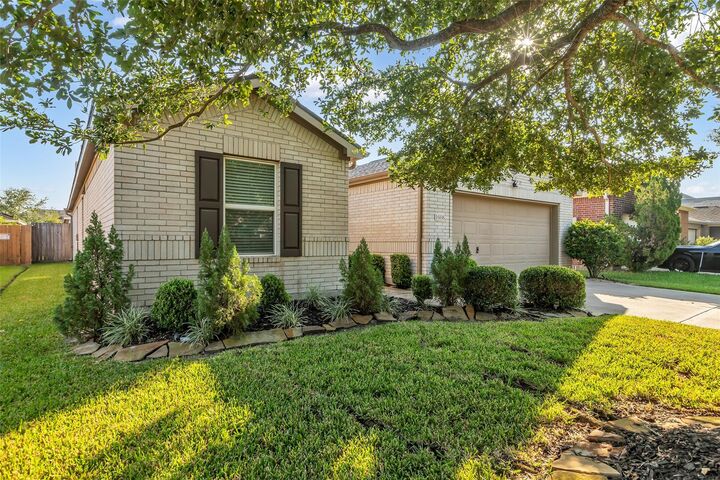 Property Photo:  1608 Ponte Leone Lane  TX 77573