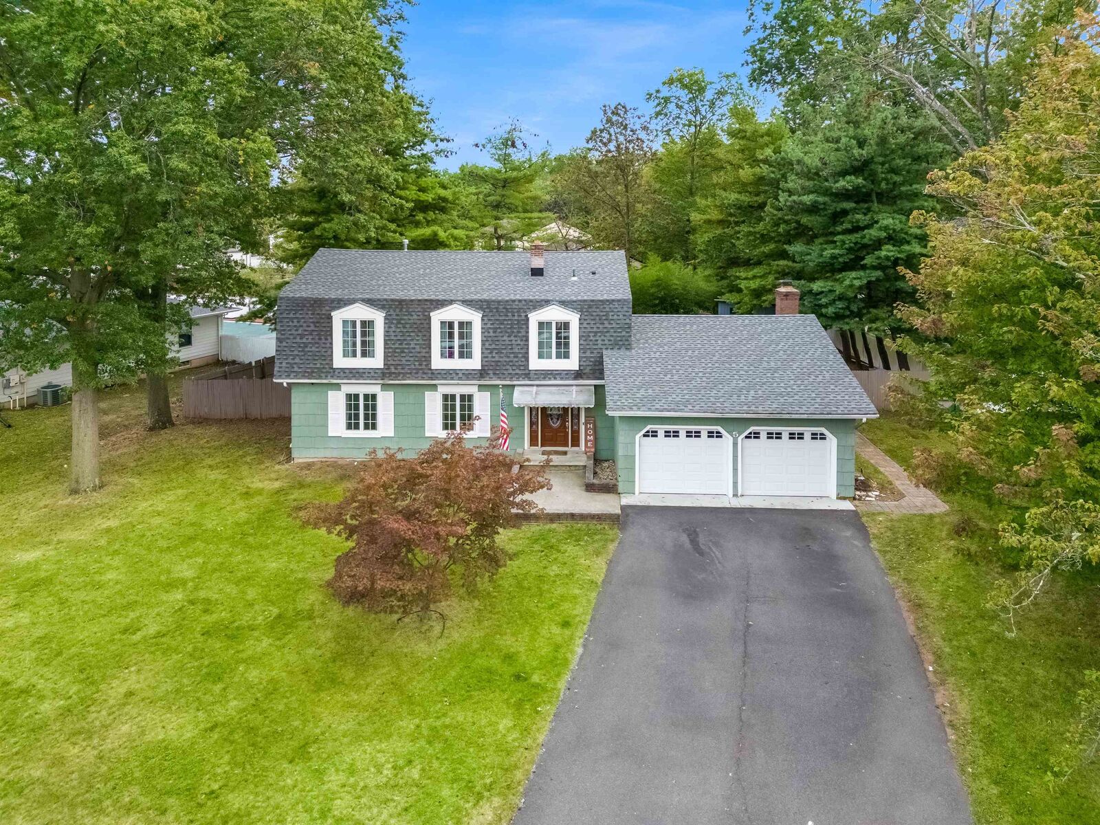 Property Photo:  5 Boxwood Rd  NJ 08854 