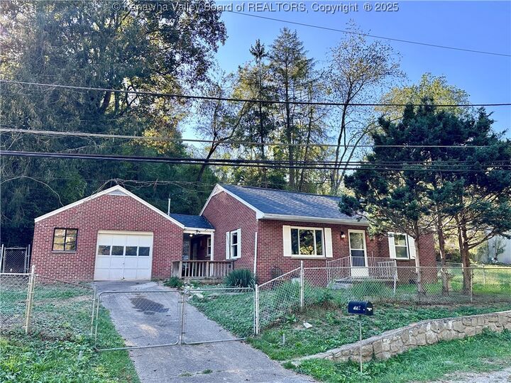 551 Garrison Avenue  Charleston WV 25302 photo