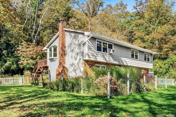Property Photo:  41 Beale Road  NY 10516 