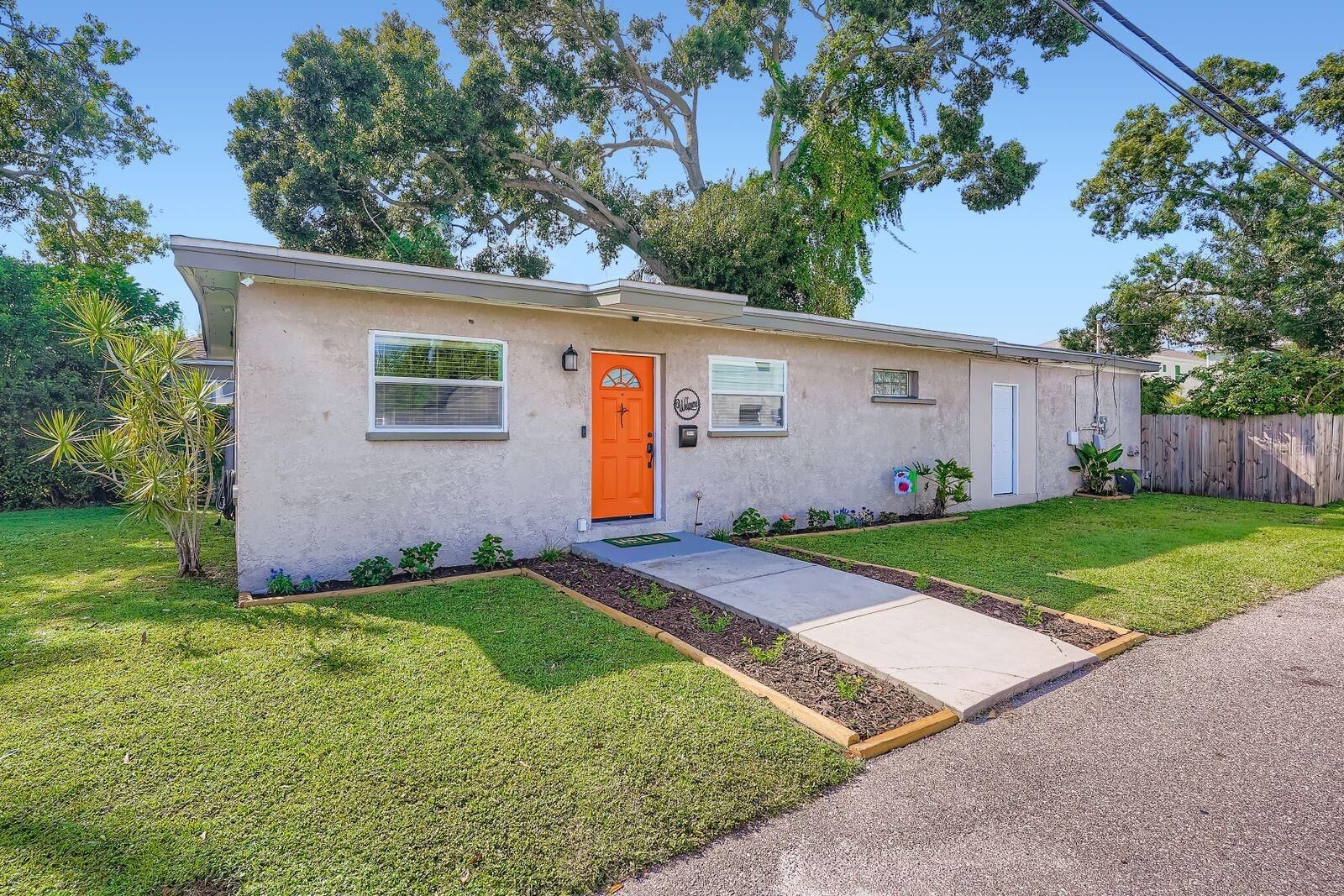 Property Photo: 2819 15th Avenue N FL 33713